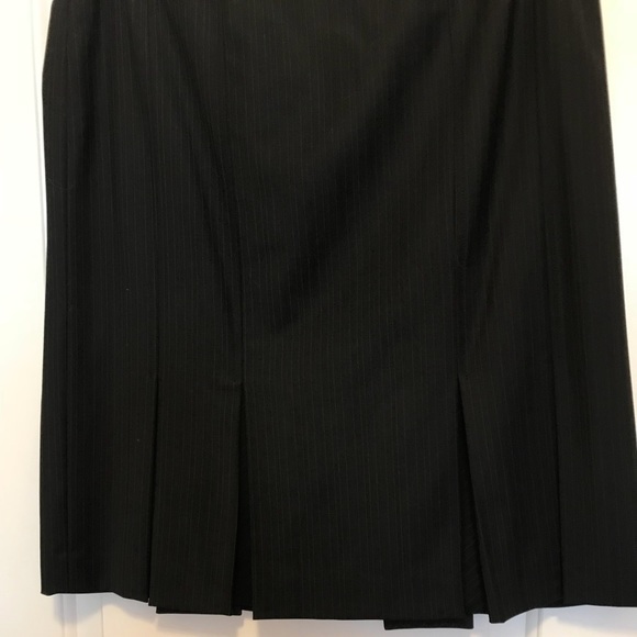 Ann Taylor skirt - Picture 1 of 3